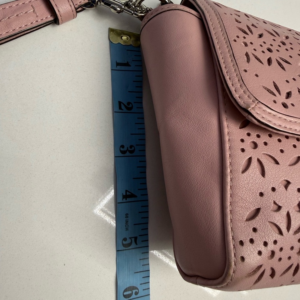 Coach pink Taylor eyelet clutch EUC - Picture 9 of 9